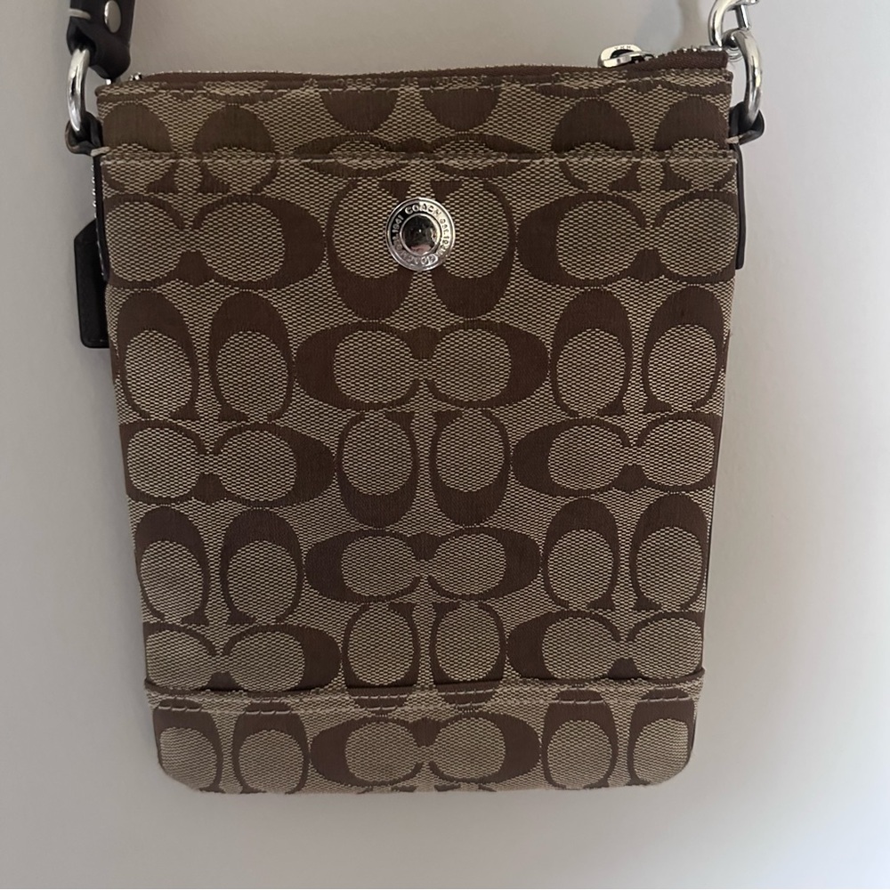 Coach Brown Signature Crossbody with Beige Strap - Picture 3 of 10